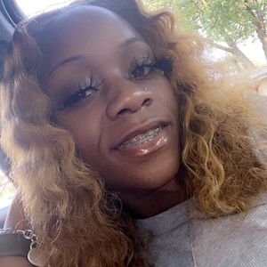 Meet your Posher, Tiara